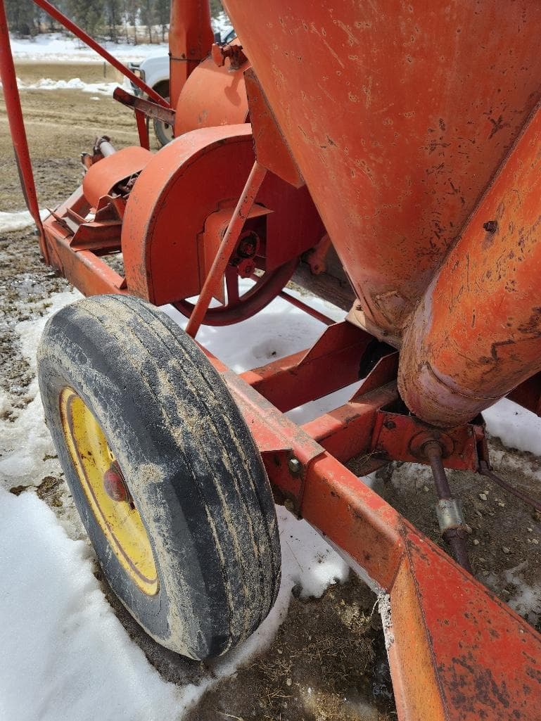 New Holland 352 Hay and Forage Grinders/Mixers for Sale Tractor Zoom