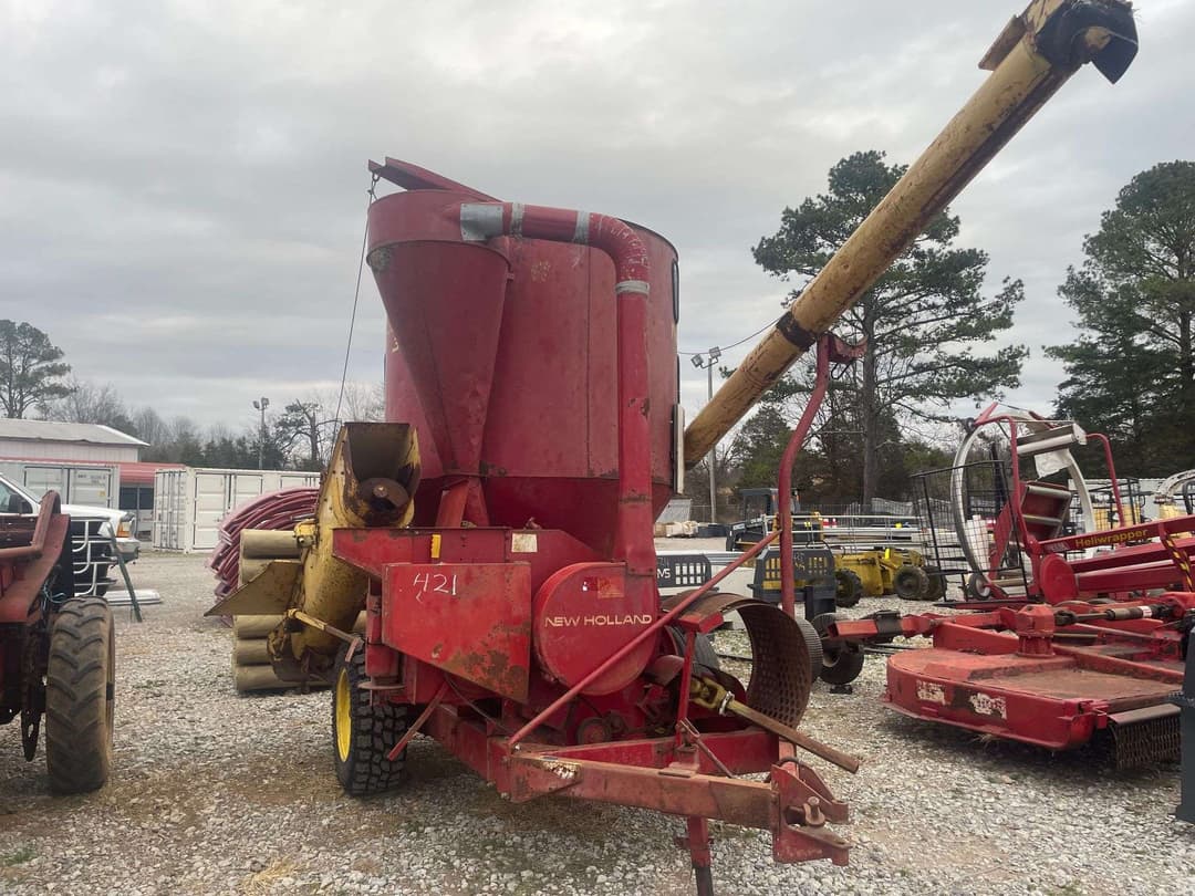 Image of New Holland 352 Primary image