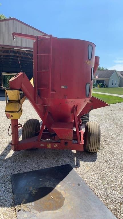 Thumbnail image New Holland 352 1