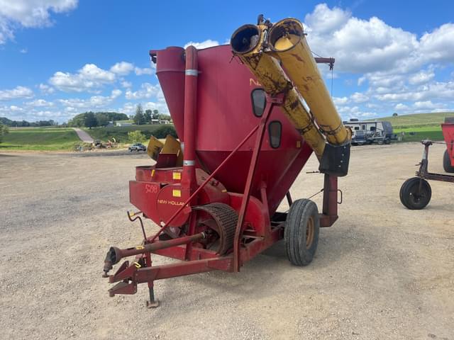 Image of New Holland 352 equipment image 1