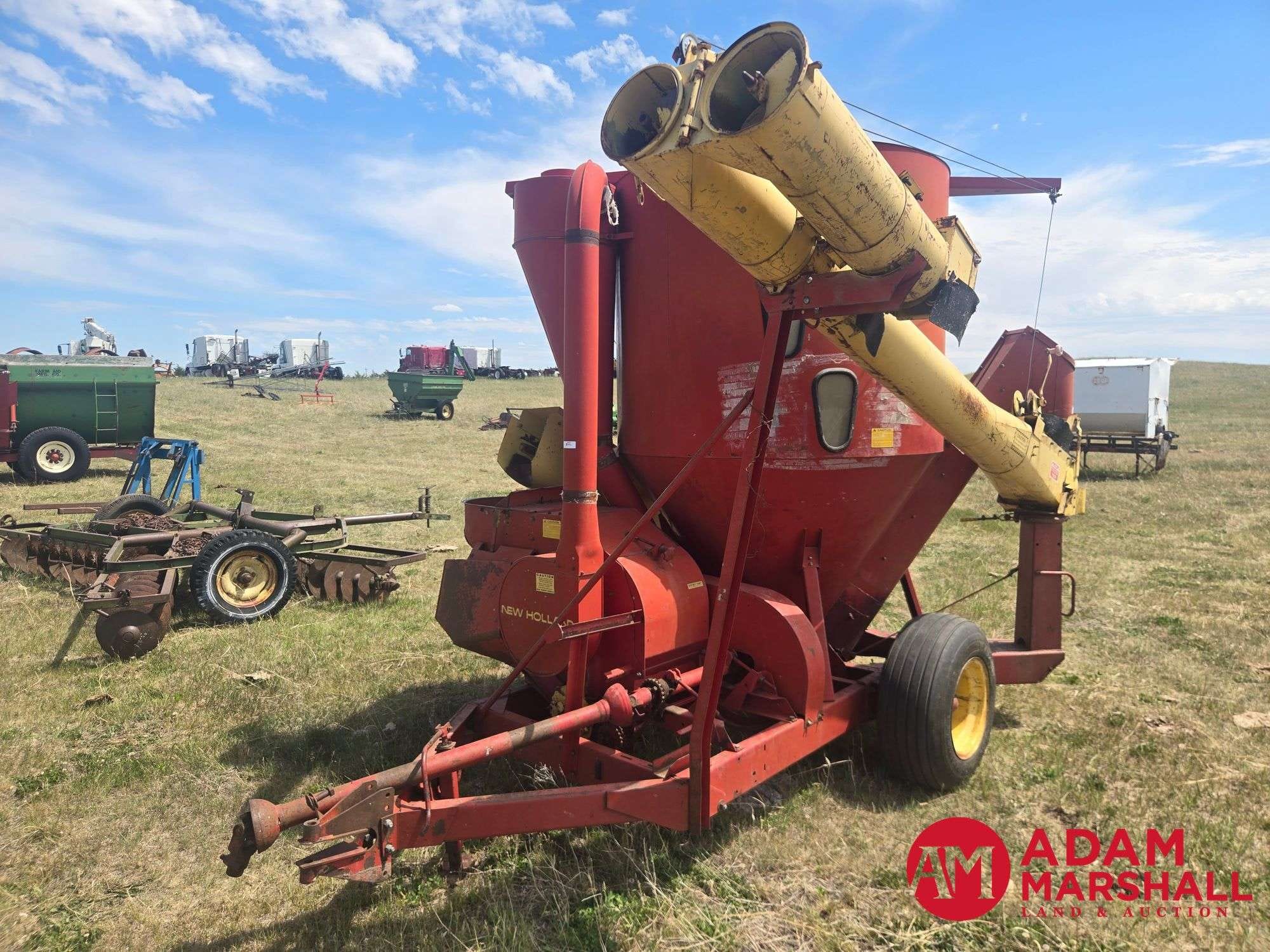 New Holland 352 Equipment Image0