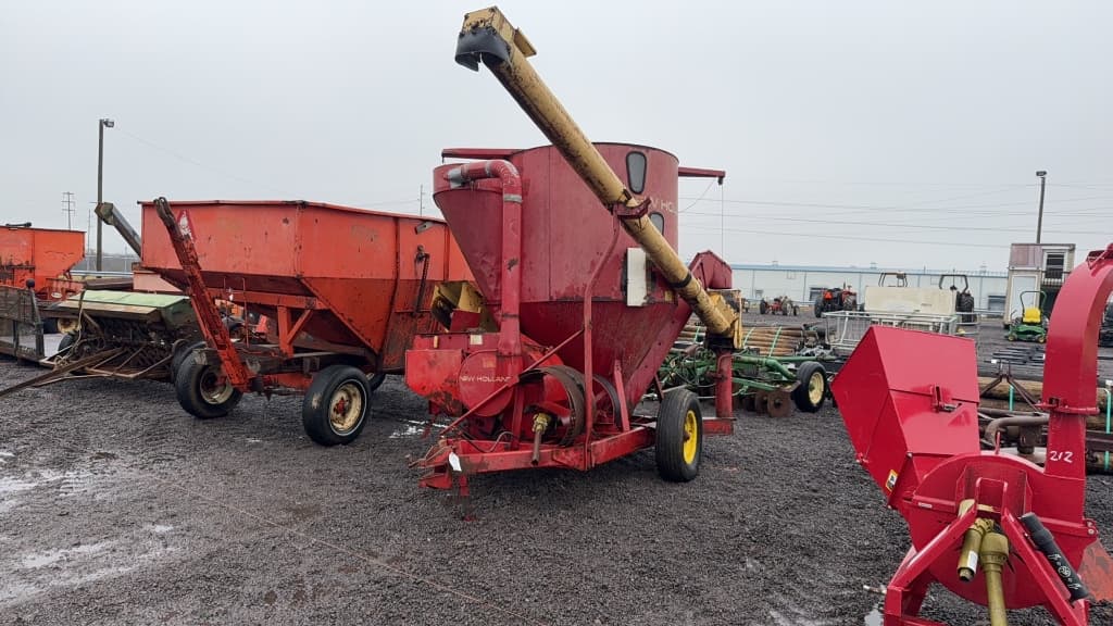 Image of New Holland 352 Primary image