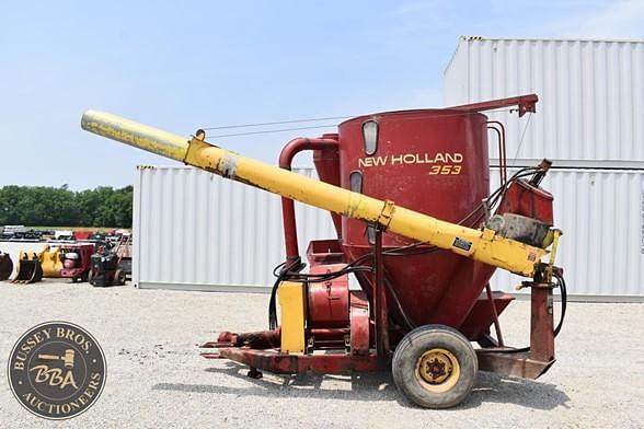 Image of New Holland 353 equipment image 3