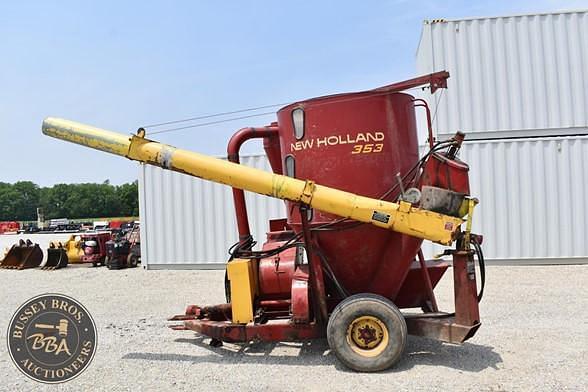 Image of New Holland 353 equipment image 4