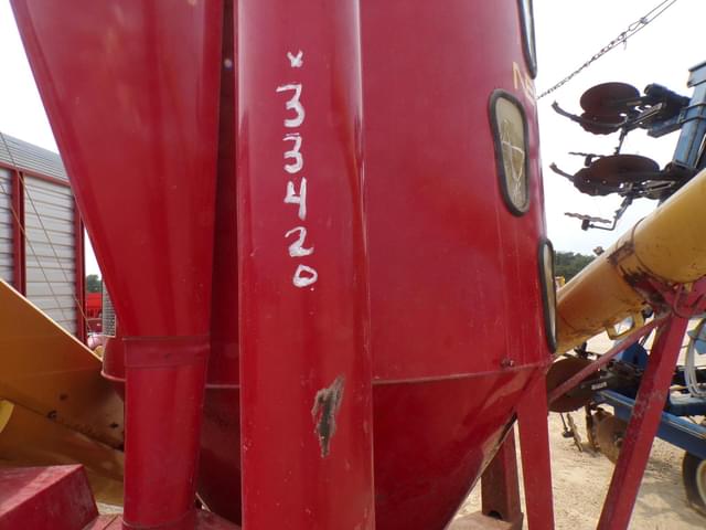 Image of New Holland 353 equipment image 1