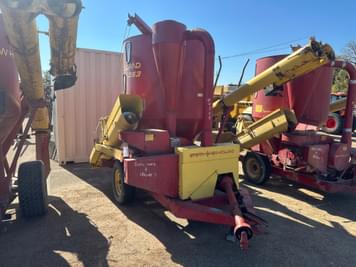 Main image New Holland 353