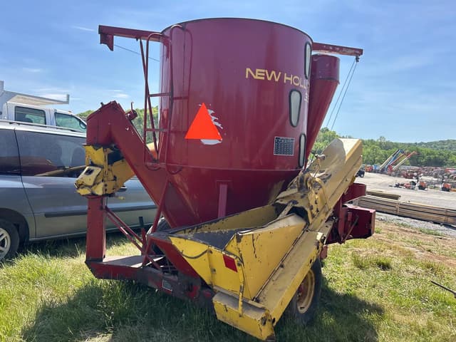 Image of New Holland 353 equipment image 3