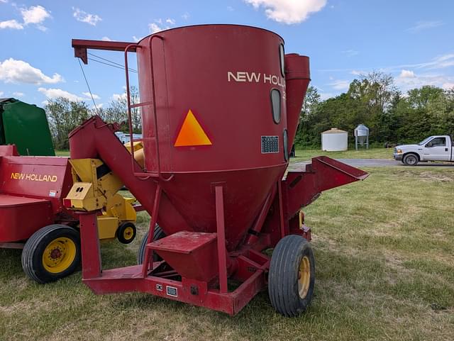 Image of New Holland 353 equipment image 1