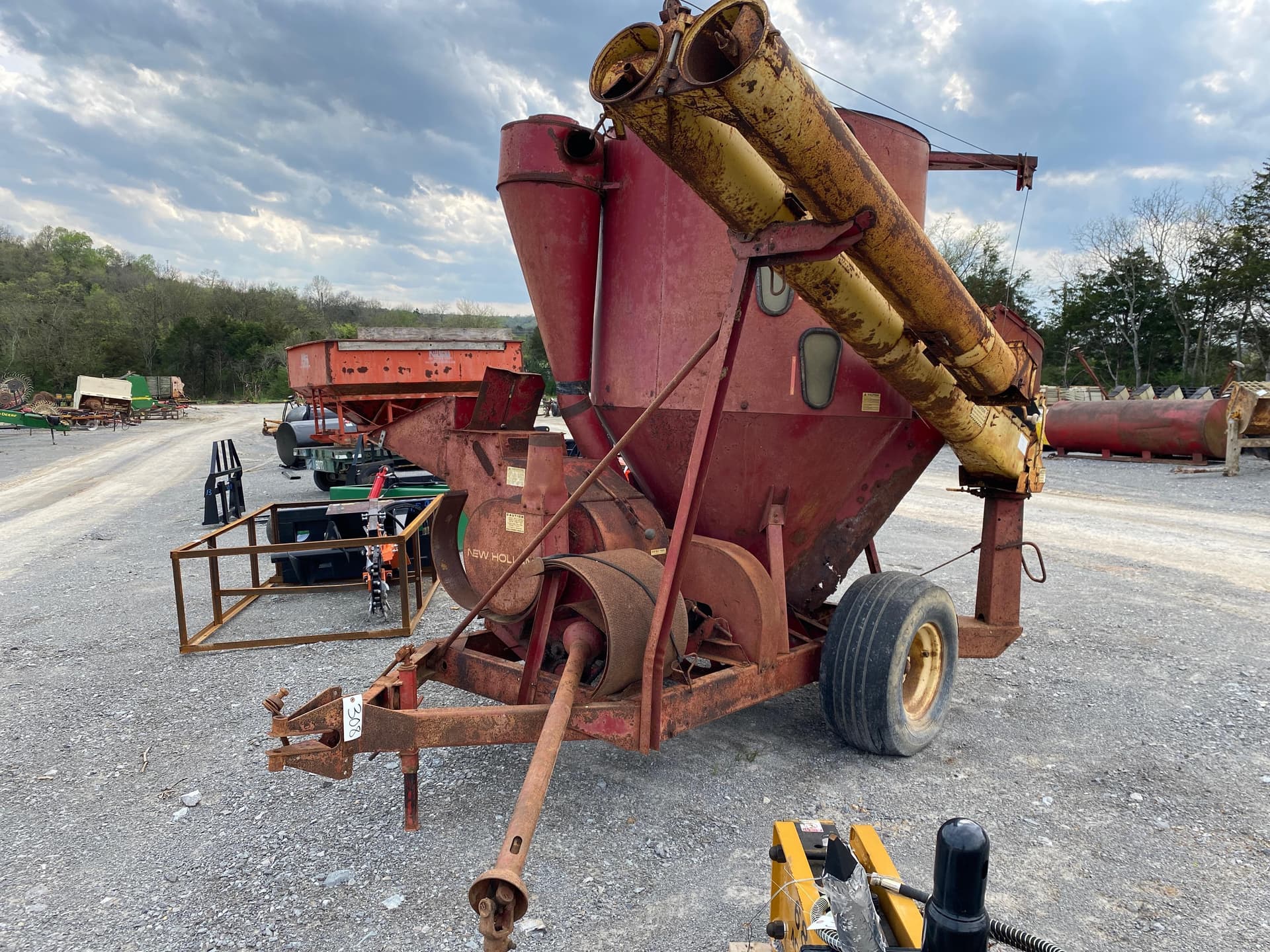 New Holland 353 Hay and Forage Grinders/Mixers for Sale Tractor Zoom