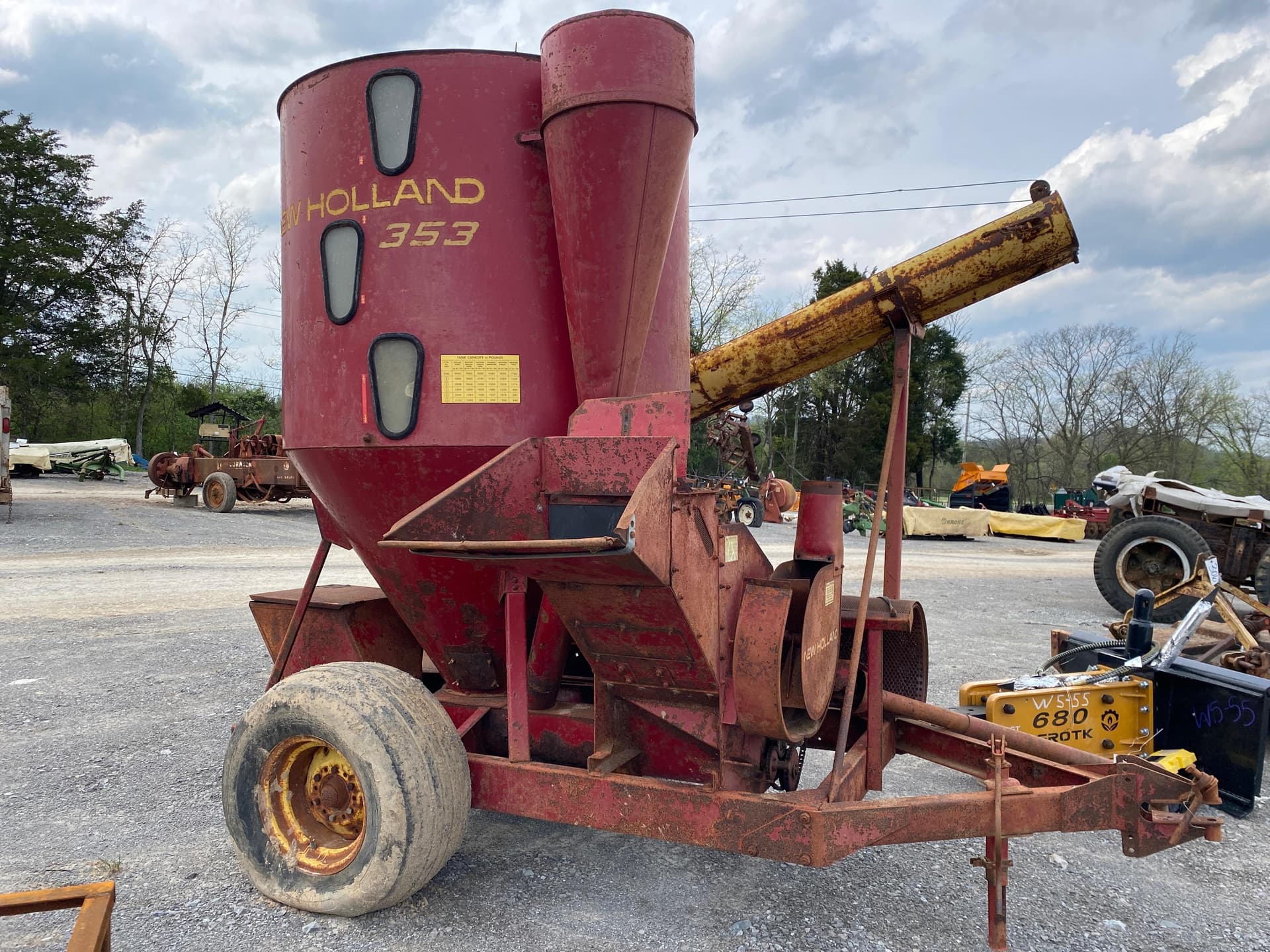 New Holland 353 Hay and Forage Grinders/Mixers for Sale Tractor Zoom