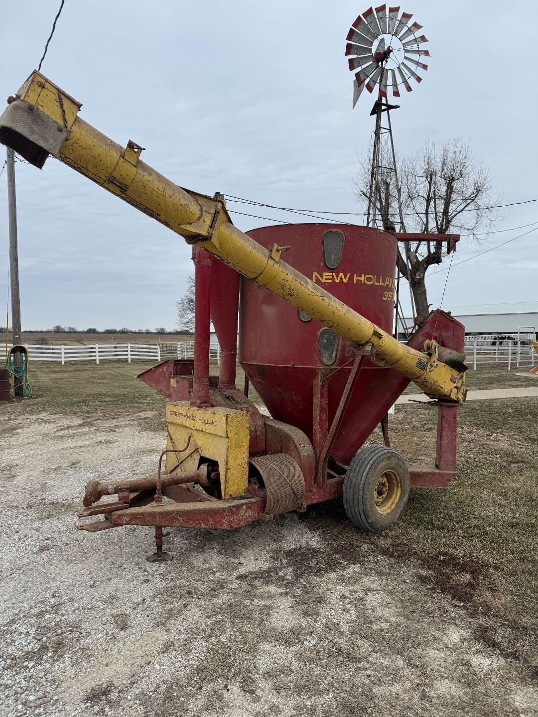 Image of New Holland 353 Image 1