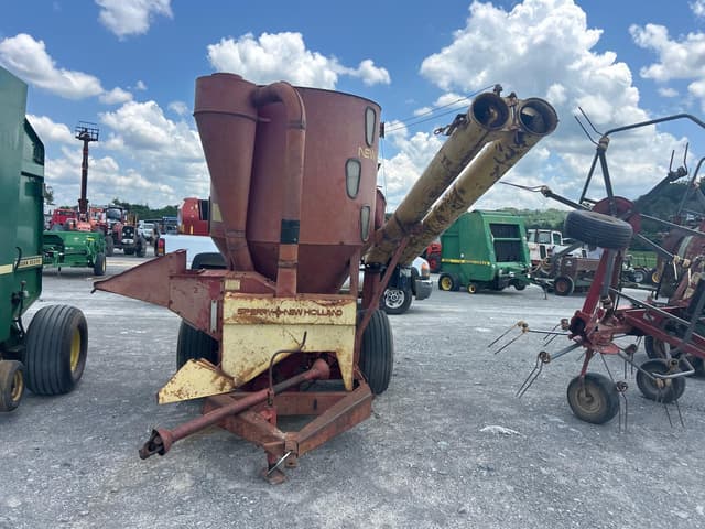 Image of New Holland 353 equipment image 1