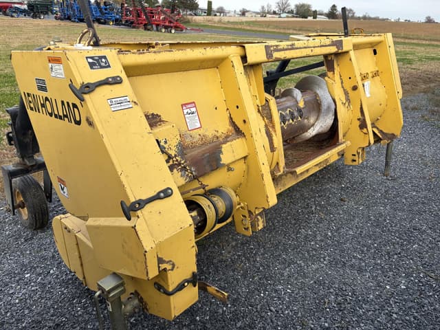Image of New Holland 354 equipment image 4
