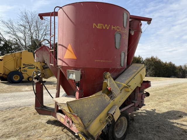 Image of New Holland 354 equipment image 3