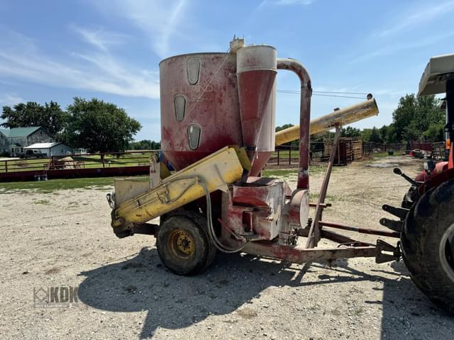 Image of New Holland 354 equipment image 1
