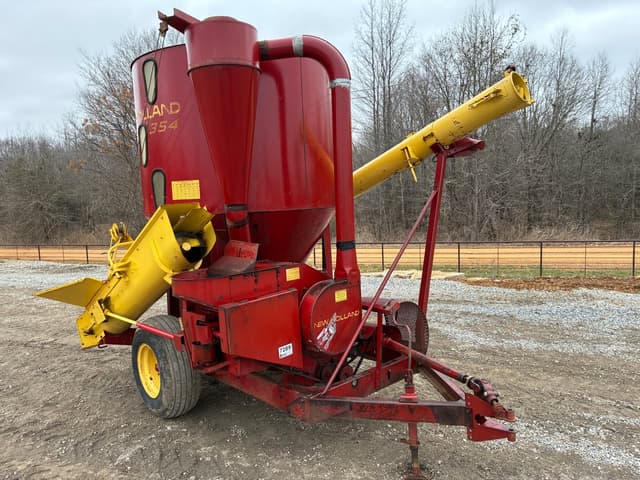 Image of New Holland 354 equipment image 1