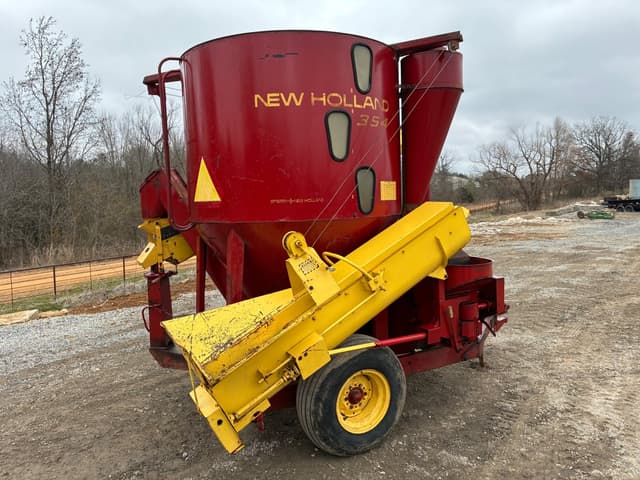 Image of New Holland 354 equipment image 2