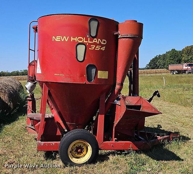 Image of New Holland 354 equipment image 3