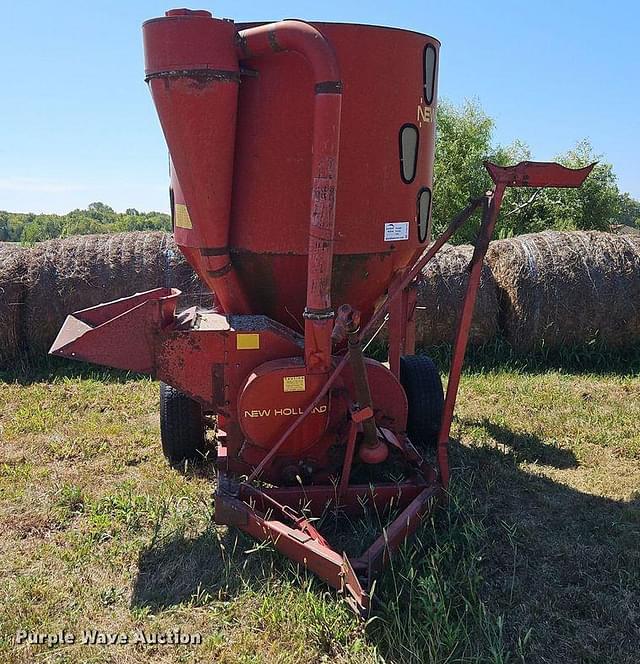 Image of New Holland 354 equipment image 1