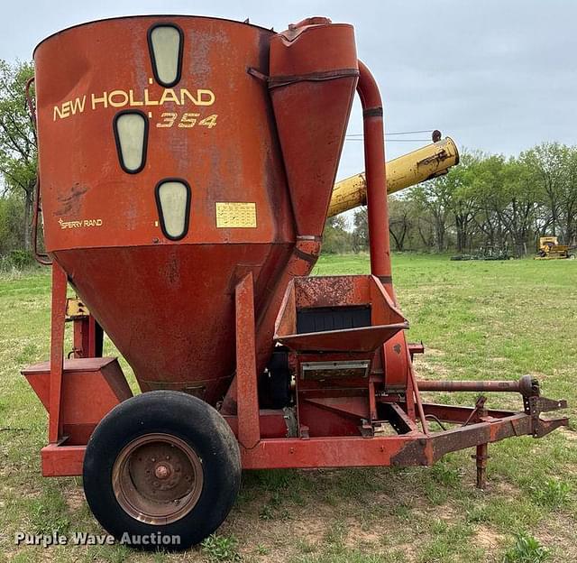 Image of New Holland 354 equipment image 3