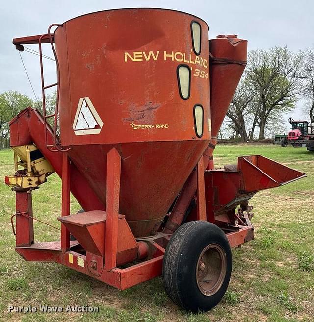 Image of New Holland 354 equipment image 4