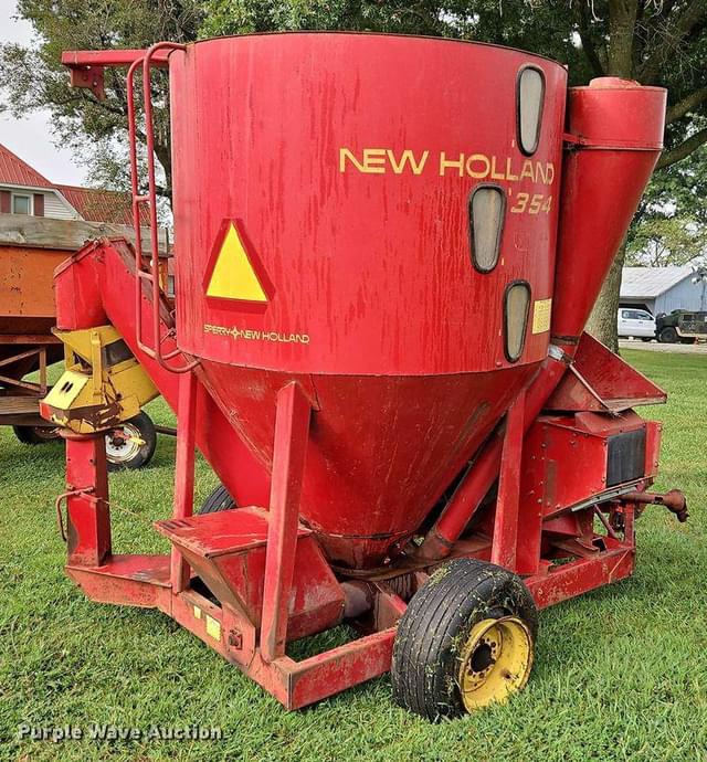 Image of New Holland 354 equipment image 4