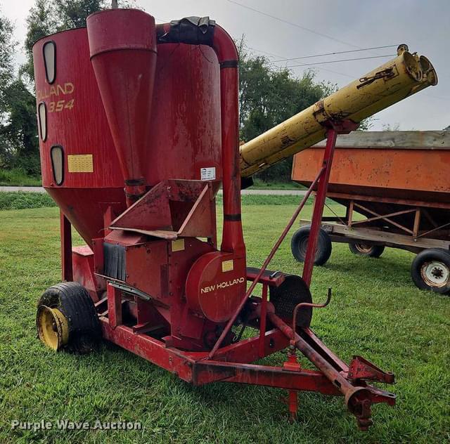 Image of New Holland 354 equipment image 2