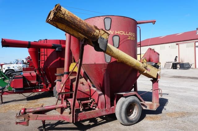 Image of New Holland 354 equipment image 3