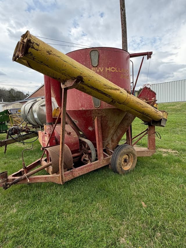 Image of New Holland 354 equipment image 1