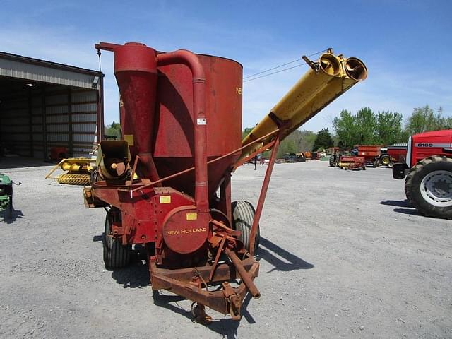 Image of New Holland 354 equipment image 1