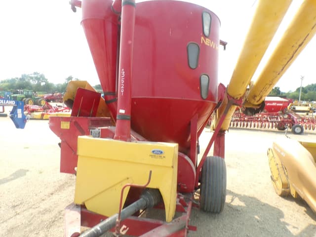 Image of New Holland 355 equipment image 2