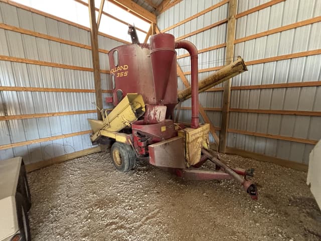 Image of New Holland 355 equipment image 1