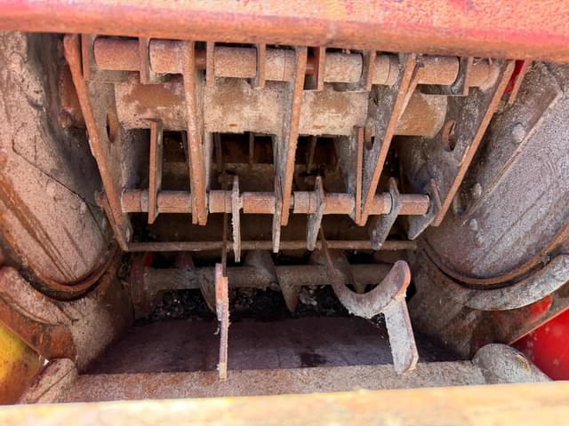 Image of New Holland 355 equipment image 3