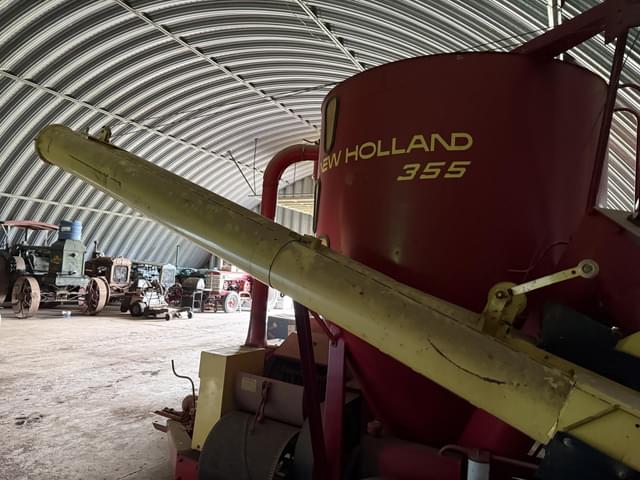 Image of New Holland 355 equipment image 3