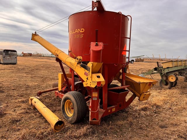 Image of New Holland 355 equipment image 4