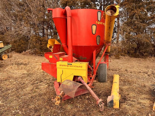 Image of New Holland 355 equipment image 1