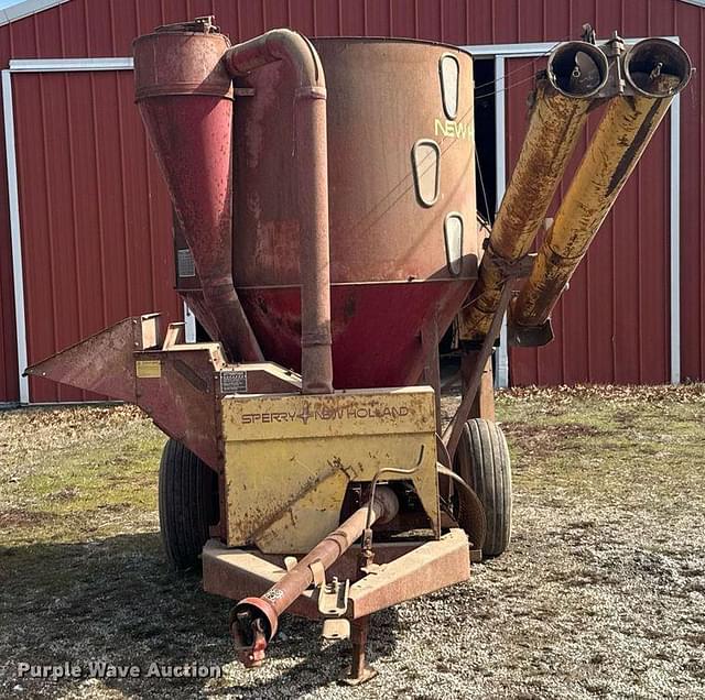 Image of New Holland 355 equipment image 1