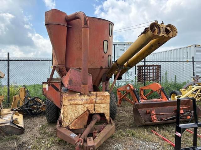 Image of New Holland 355 equipment image 2