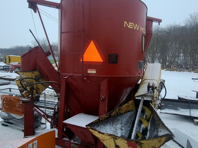 Image of New Holland 355 equipment image 4