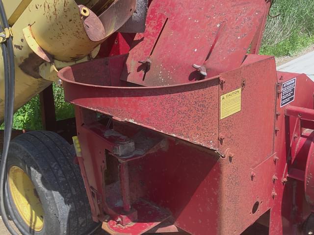 Image of New Holland 355 equipment image 2