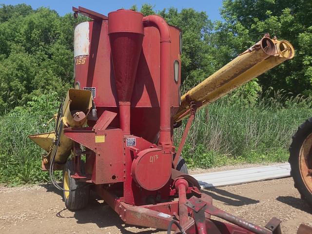 Image of New Holland 355 equipment image 1