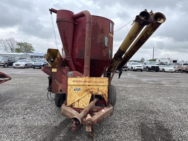 Image of New Holland 355 equipment image 4