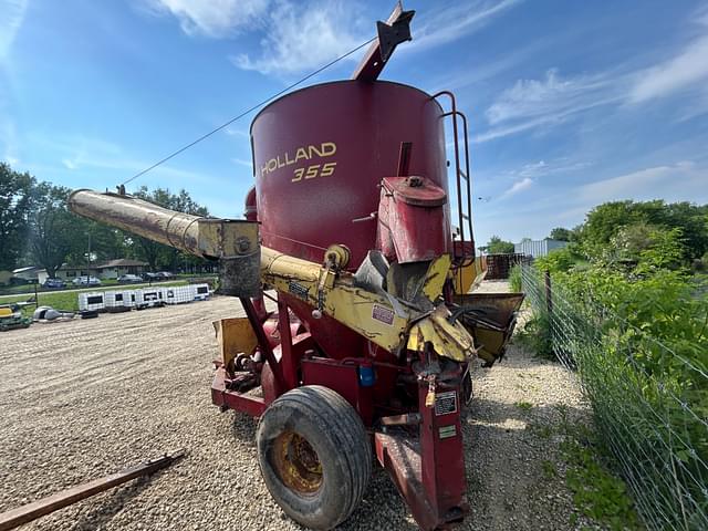 Image of New Holland 355 equipment image 2