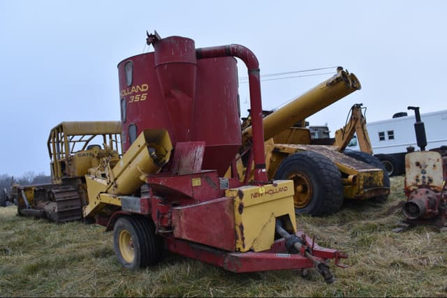 Image of New Holland 355 equipment image 2