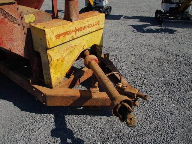 Image of New Holland 355 equipment image 2