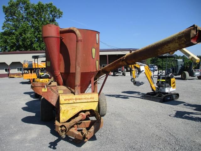 Image of New Holland 355 equipment image 1
