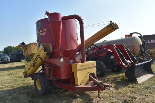 Image of New Holland 355 equipment image 2