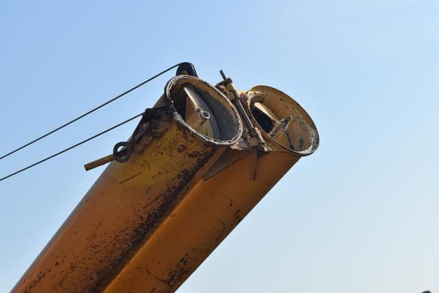 Image of New Holland 355 equipment image 4