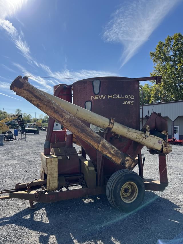 Image of New Holland 355 equipment image 3