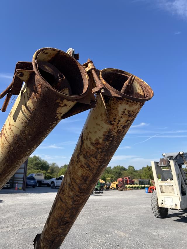 Image of New Holland 355 equipment image 2